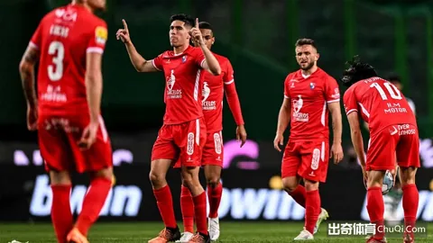 转会风云再起！埃切韦里或加盟赫罗纳或黄潜，曼城坚拒其回归河床之路！